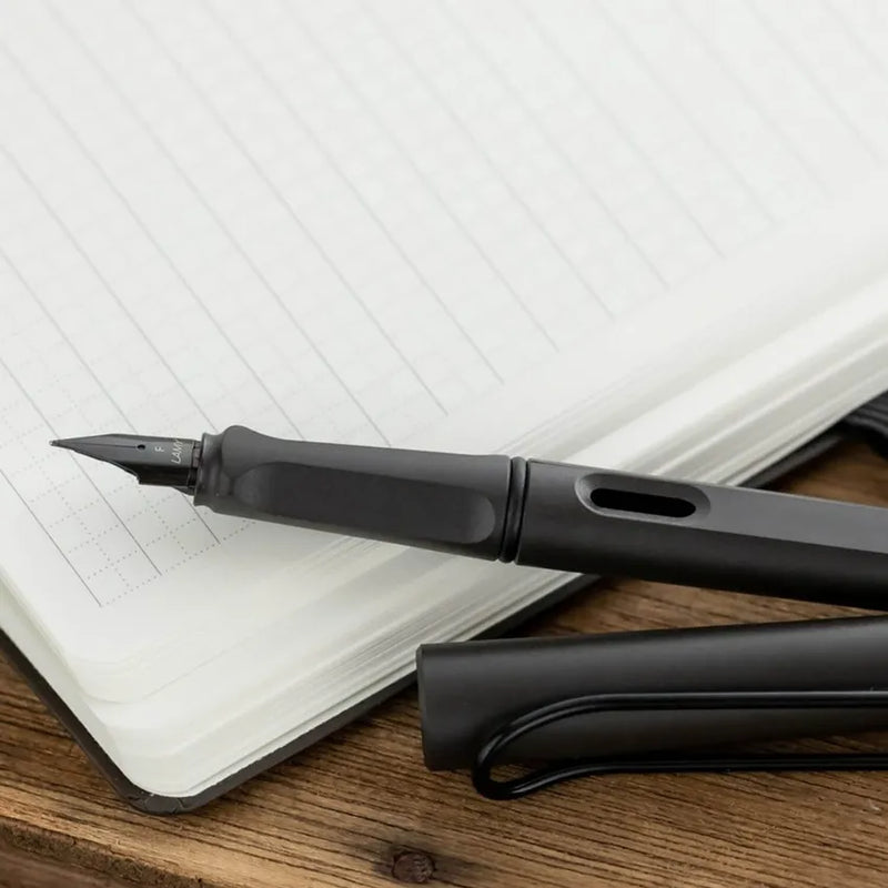 Lamy Safari 017 Fountain Pen Broad Matte Black With Black Plated Clip